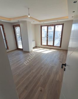 Mahmutbeyde Kiralık 3+1 Sitede Daire
