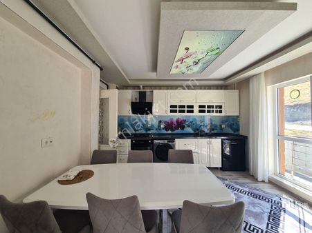 Sancaktepe İ.o Yakını Güney Cephe 2.kat Ebeveyn Banyolu 3+1