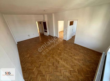 Szg'den Emrah'ta Gata Yakını Üst Kat Güney Manzaralı Yapılı 3+1