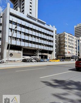 Kuğulu Park Yakını İçi Boş 3+1 Bulvar Üzerinde Asansörlü 1.kat