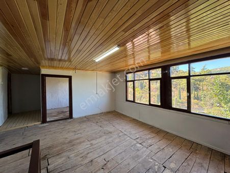 Soma Darkale Köyü’nde Satılık Müstakil Köy Ev – Doğa Manzaralı, Çok Katlı !!