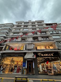 6+1 Dubleks Ful Manzaralı Şehrin Tam Göbeğinde 220 M2 Net