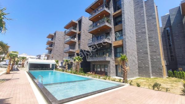 Kuşadası Ege Mh. Acık Kapalı Havuz Hamam Sauna Doğalgazlı Lux Dublex Sıfır Daire