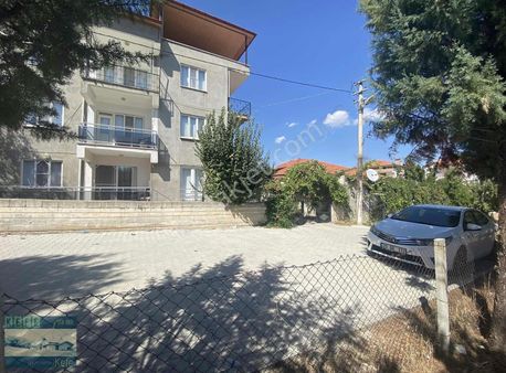 Serinhisar Futbol Sahası Üstünde 140 M2 3+1 Ara Kat Daire