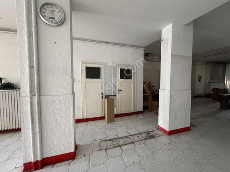Gmk Bulvarı 'nda Kurumsal Firmalara Kiralık 360 M2 Dükkan