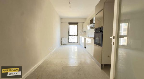 Suryapıda Oturuma Hazır 3+1 161.5 M2 7.katta Ebeveyn Banyolu