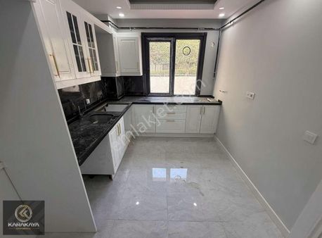 Millet Bahçesi Yanı 2+1 Deniz Manzaralı Ultra Lüks Giriş Katı