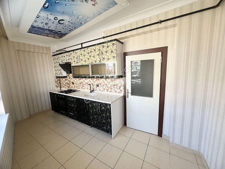 Fırsat Uygun Bütçelilere Şehit Kubilayda Karakeçili Cadde Yakını Ful Yapılı