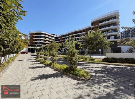 Kuşadası 3+1 Doğalgazlı Kapalı Mutfak Ferah Geniş Satılık Daıre