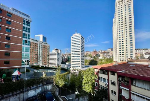 Erkutun'dan, Nişantaşı'nda, Otoparklı, Büyük, 2 Balkonlu, Köşe Konumlu, Bakımlı Satılık Daire