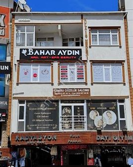 Arnavutköy Merkez'de Uygun Fiyatlı Eşyalı Hazır Güzellik Merkezi