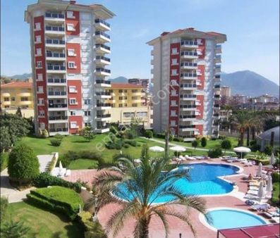 Ci̇kci̇lli̇'da Site İçerisinde 2+1 Havuzlu 135 M2 Eşyalı Satılık Doblex