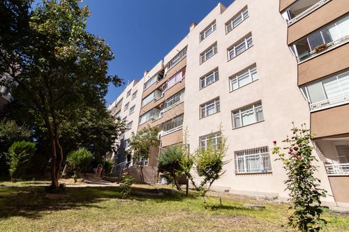 Etimesgut'tun Engüzel Mahallesı Güzelkent'te Satılık 3+1 Daire