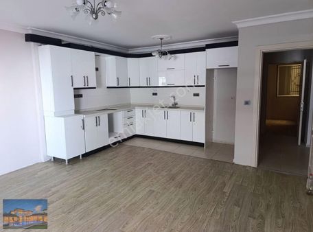 Kuşadası Davutlar Merkezde Satılık 3+1 Daire