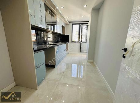 Vizyon Emlak'tan Cadde Üzeri 4+1 Asansörlü 160 M2 Üst Dublex