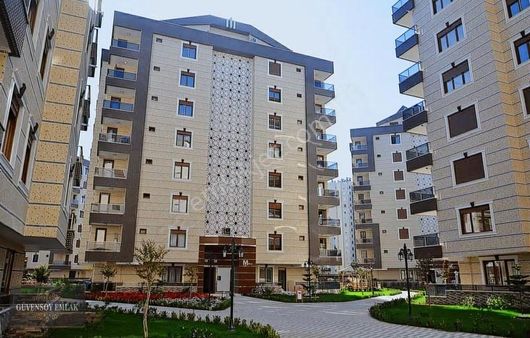 Konyaaltı Siteler Mah. Hav. Güv. Sitede Ara Katta Satılık 4+1.