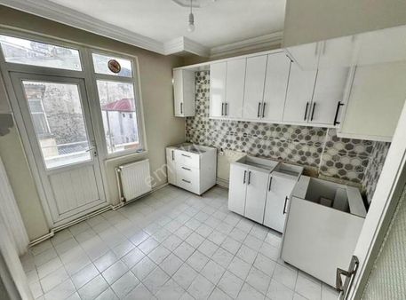 Furkan Emlak’tan Çiftlik Mah. 2+1 85m2 4.kat Arakat İçi Full Yapılı Balkonlu Fırsat Daire