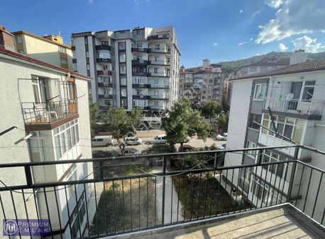 Premıum'dan Kiralık Cumhuriyet Mah. 3+1 Daire