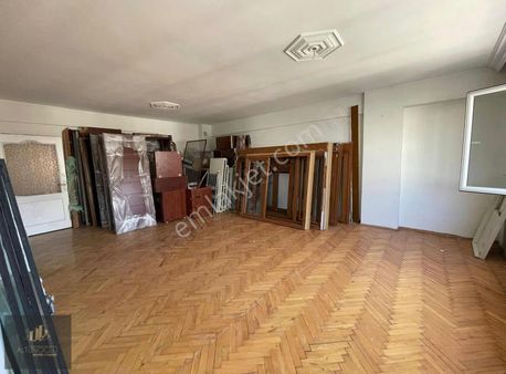 Yatırıma Uygun Metrobüs Dibi 2001 Yapımı Fırsat Daire 3+1 140m2