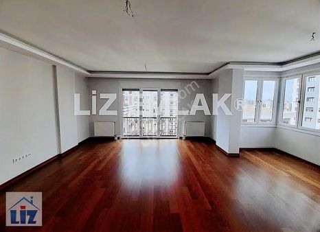 Erenköy'de 2 Bloklu Sitede Balkonlu Ebeveynli 105 M2 3+1 Daire