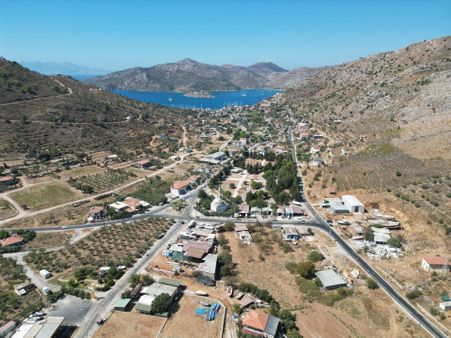 Joker: Marmaris Bozburun Deniz Manzaralı İmar Sınırında Satılık
