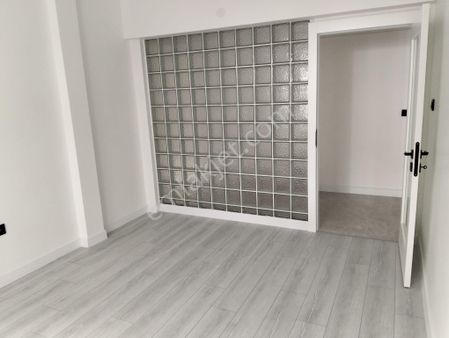 Aşağı Ayrancı Kuzgun Sokakta Meclise Yakın Kot 2 De Bahçekullanımlı İçi Yapılı Satılık 1+1 Daire