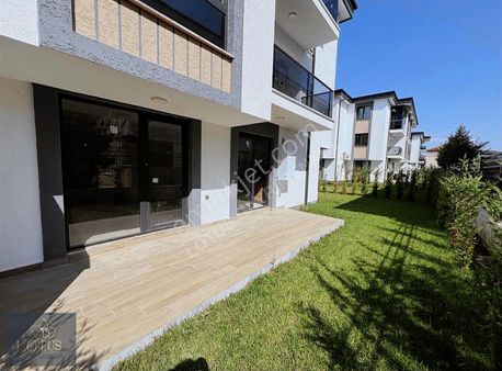 Kartepe Uzunçiftlik Zaferhan Sitesinde 2+1 Bahçeli Daire