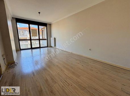 Lider'den Altıntepe'de Komple Ön Cephe Balkonlu 3. Kat Lüx 3+1