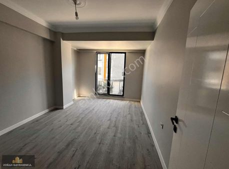 Fırsat 3+1 Arakat Daire Geniş Metre Kare Oturuma Hazır