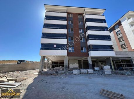 Şeker Emlaktan Vadişehir Mah. Nilüfer Cad. 3+1 160 M² Lüx Daire