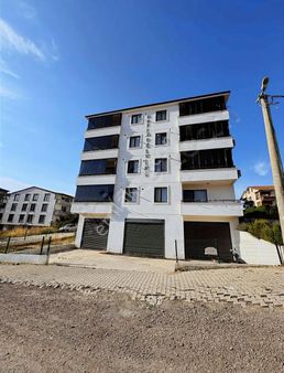 Çiftlikköy Bayraktepe'de Fırsat 2+1 Satılık Ara Kat Daire