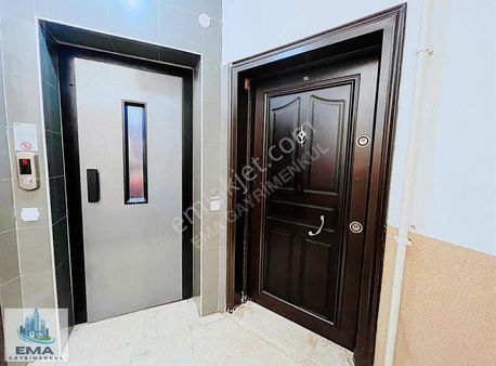 Meydankavağında Harika Konumda 3+1, Asansörlü Ve Site İçi Daire