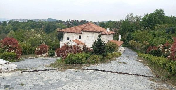 Kuruçeşme Mahallesinde Satılık Malikane...