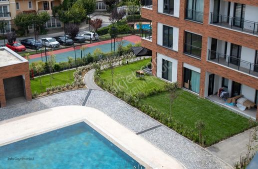 İnfo Gayrimenkul'den Koray Liberte'de Havuz Cepheli Geniş Daire