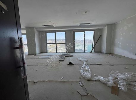 Megapol İzmir Net 230m2 Kiralık 4+1 Balkonlu Premium Ofis