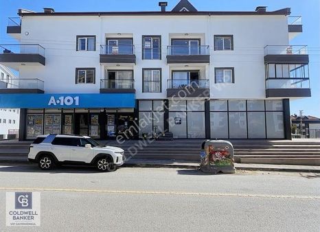 İncek Taşpınar'da Cadde Üzeri Satılık 2+1 Sıfır Daire