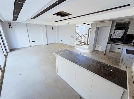 Hümeyra Avcı'dan Altıntaş'ta Satılık Lüx Villa