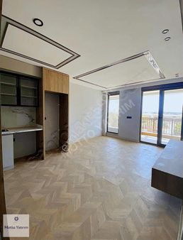 Altıntaş'ta Cadde Üstü Kiralık Ofis