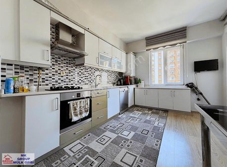 Papatya Caddesinde Ultra Geniş Temiz Kilerli 4+1 Satılık Daire