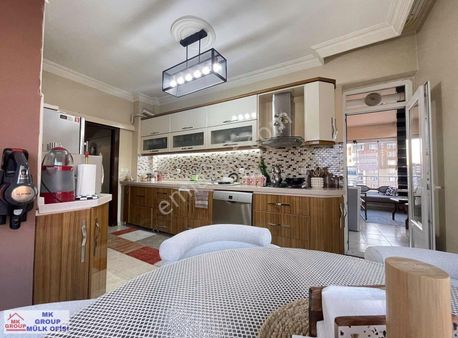 Köşk Mahallesinde Cadde Üzeri 3cepheli Ultra Geniş Satılık Daire