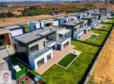 Era Joy Tepeören'de Sitede Müstakil Havuzlu Kiralık Villa