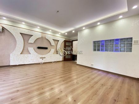 As Emlak'tan 2+1 Zeynep Kamil’de Nuhkuyusuna Yakın 1.kat Daire