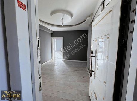 Ad-ek Emlak Tan Vefa Evlerinde Yüksek Ara Katta Kiralık