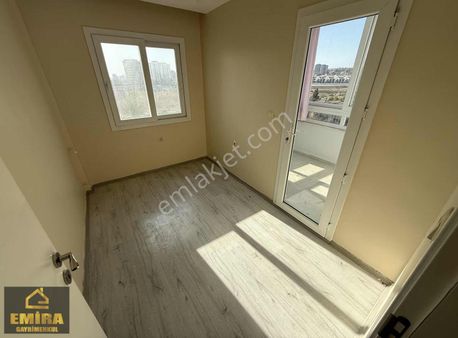 100.yıl'da Havuzlu 3+1 Site İçi Merkezi Konum