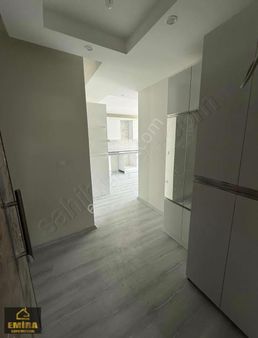 100.yıl'da 0 3+1 Oturuma Hazır Kullanılmamış Cadde Üstü