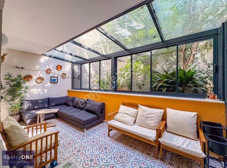 R-one Cihangir'de Kış Bahçeli İçi Yenilenmiş Satılık Daire-eng