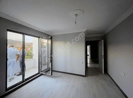 Derincede 4+1 140 M² Ebeveyn Banyolu Çatı Dubleksi