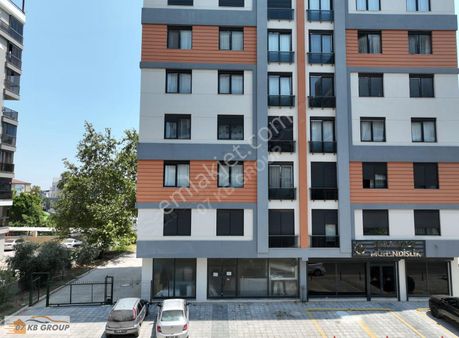 Sakarya Bulvarının Dibinde Çok Geniş Harika Depolu Dükkan