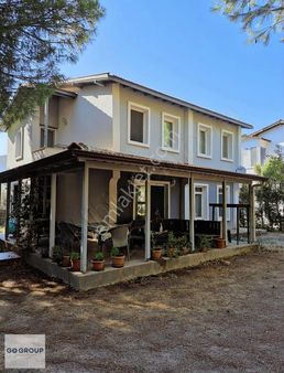Urla Kuşçular Havuzlu Sitede Satılık Villa
