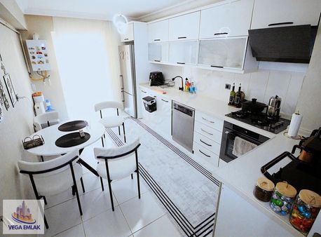 Vega Emlak'tan Acil Satılık Fulyapılı 3+1 Geniş Daire